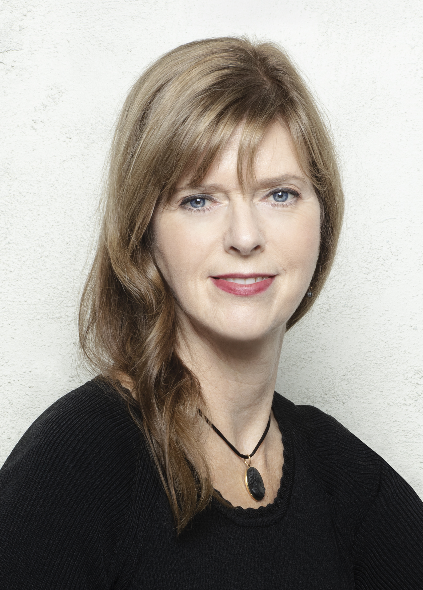 Contact & About Andrea Rugg